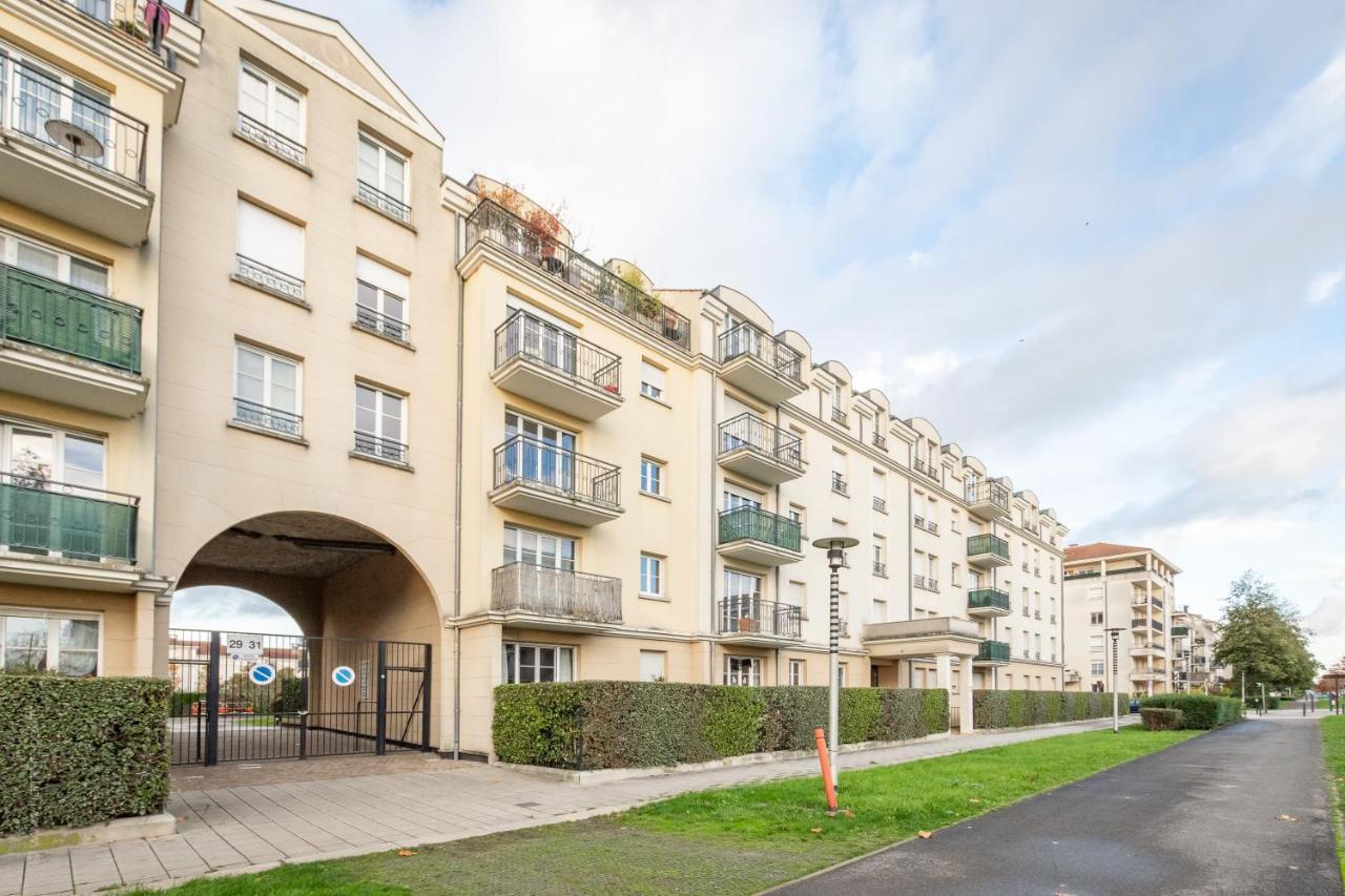 Luxe Flat For 7 - Fairytale Factory Bussy-Saint-Georges Exterior foto